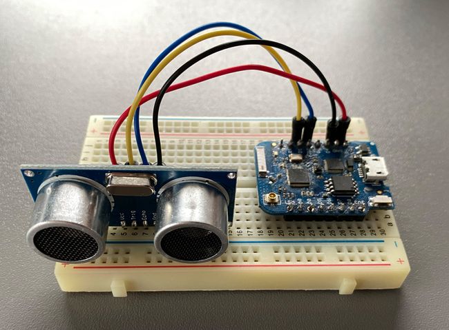 HC-SR04 & Wemos D1 mini on the breadboard HC-SR04 & Wemos D1 mini